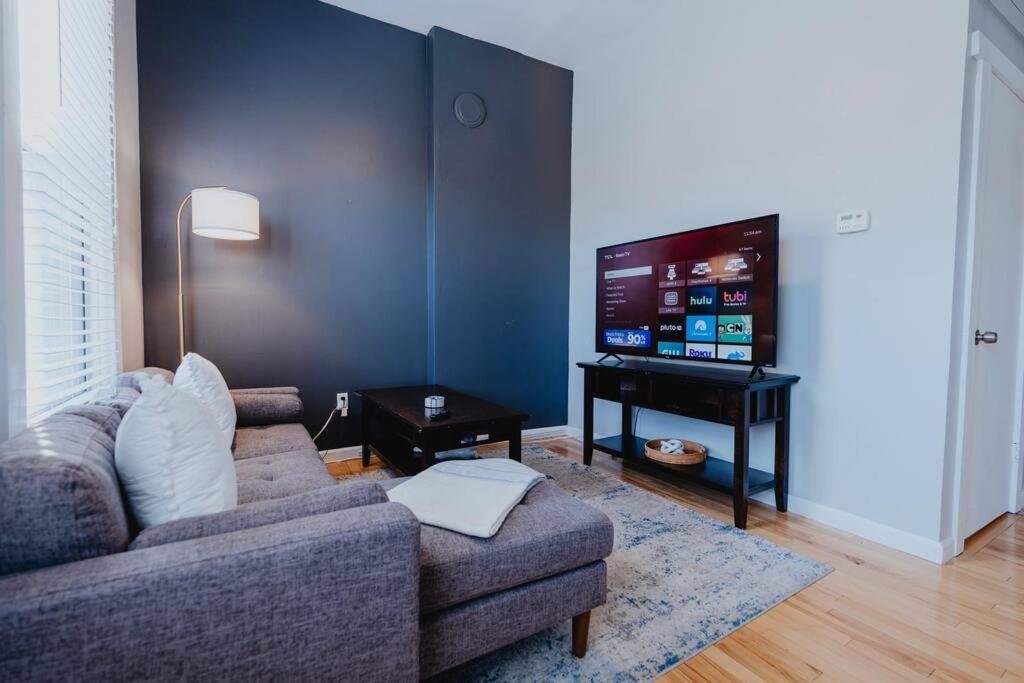 Chic 1Br Balcony & Laundry Soulard Appartement Saint Louis Buitenkant foto